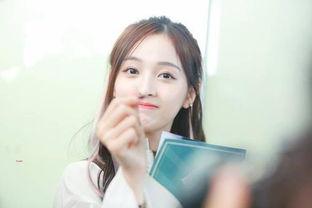 娱乐吃瓜少女圈百度云,百度云带你领略娱乐圈幕后风云