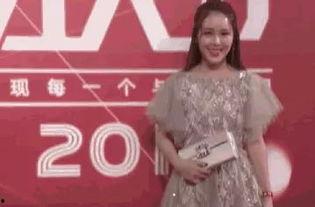 网红凤凰格格微博,揭秘网红背后的生活点滴