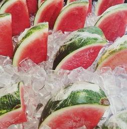 夏天吃冰镇吃瓜好吗,冰镇吃瓜，清凉一夏的完美选择