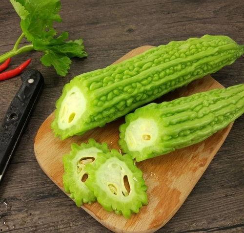 龙虎山吃瓜现场,现场热闹非凡